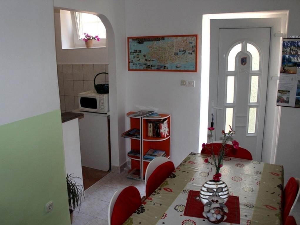 Guest House With Garden - Zuvan Spalato Esterno foto