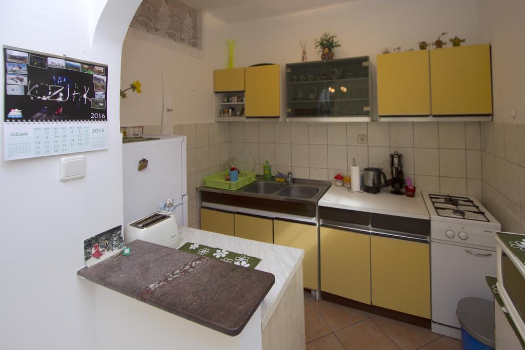 Guest House With Garden - Zuvan Spalato Esterno foto