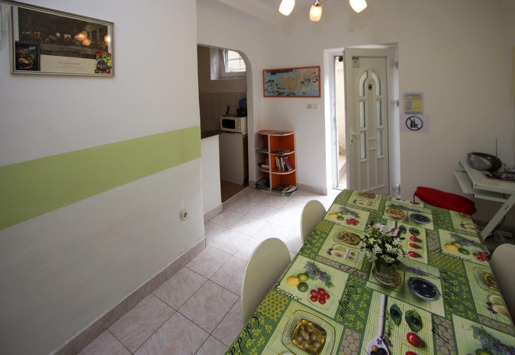 Guest House With Garden - Zuvan Spalato Esterno foto