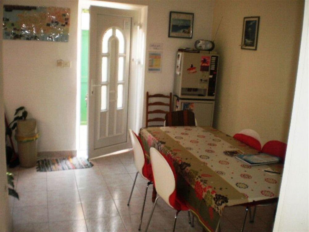 Guest House With Garden - Zuvan Spalato Esterno foto
