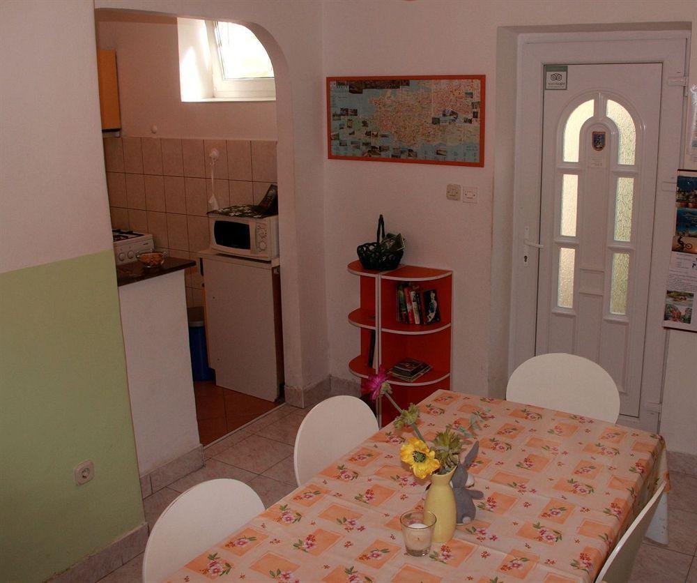 Guest House With Garden - Zuvan Spalato Esterno foto
