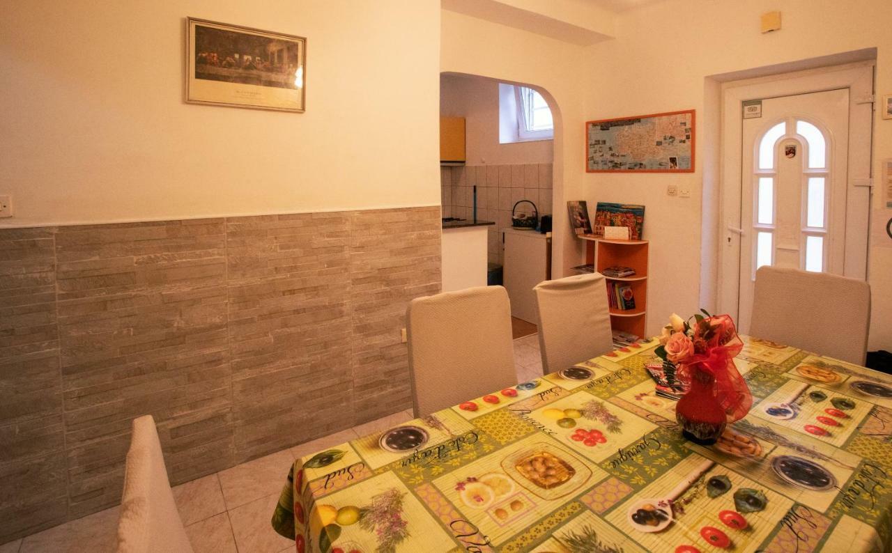 Guest House With Garden - Zuvan Spalato Esterno foto